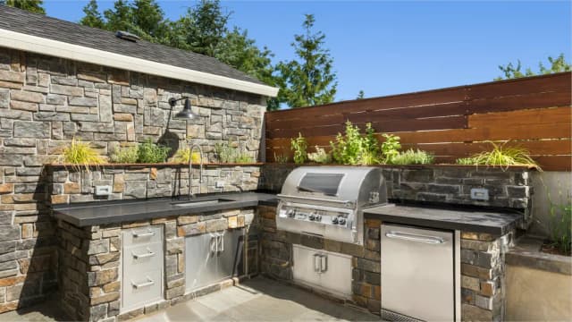 Outdoor kitchens